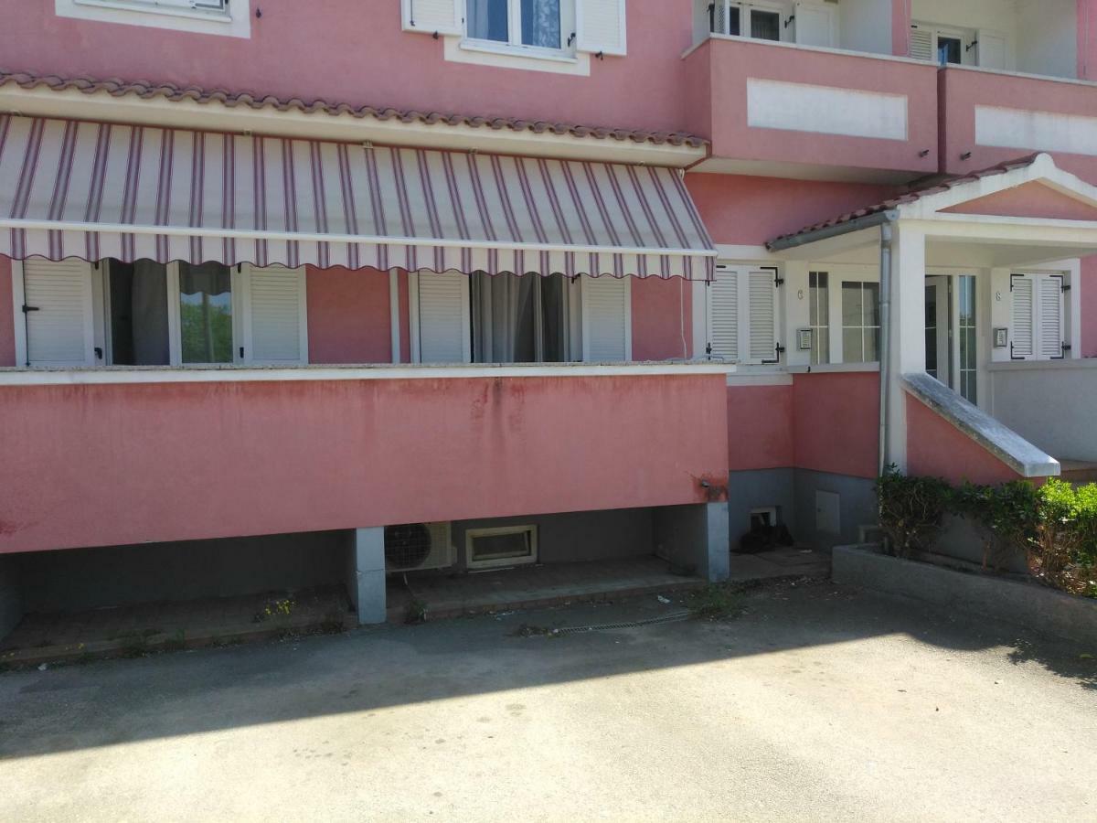 B6 Διαμέρισμα Ρόβινι Εξωτερικό φωτογραφία